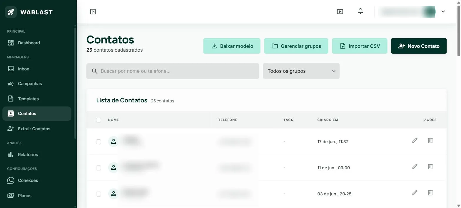 Print real da tela de contatos do WaBlast com dados pessoais borrados